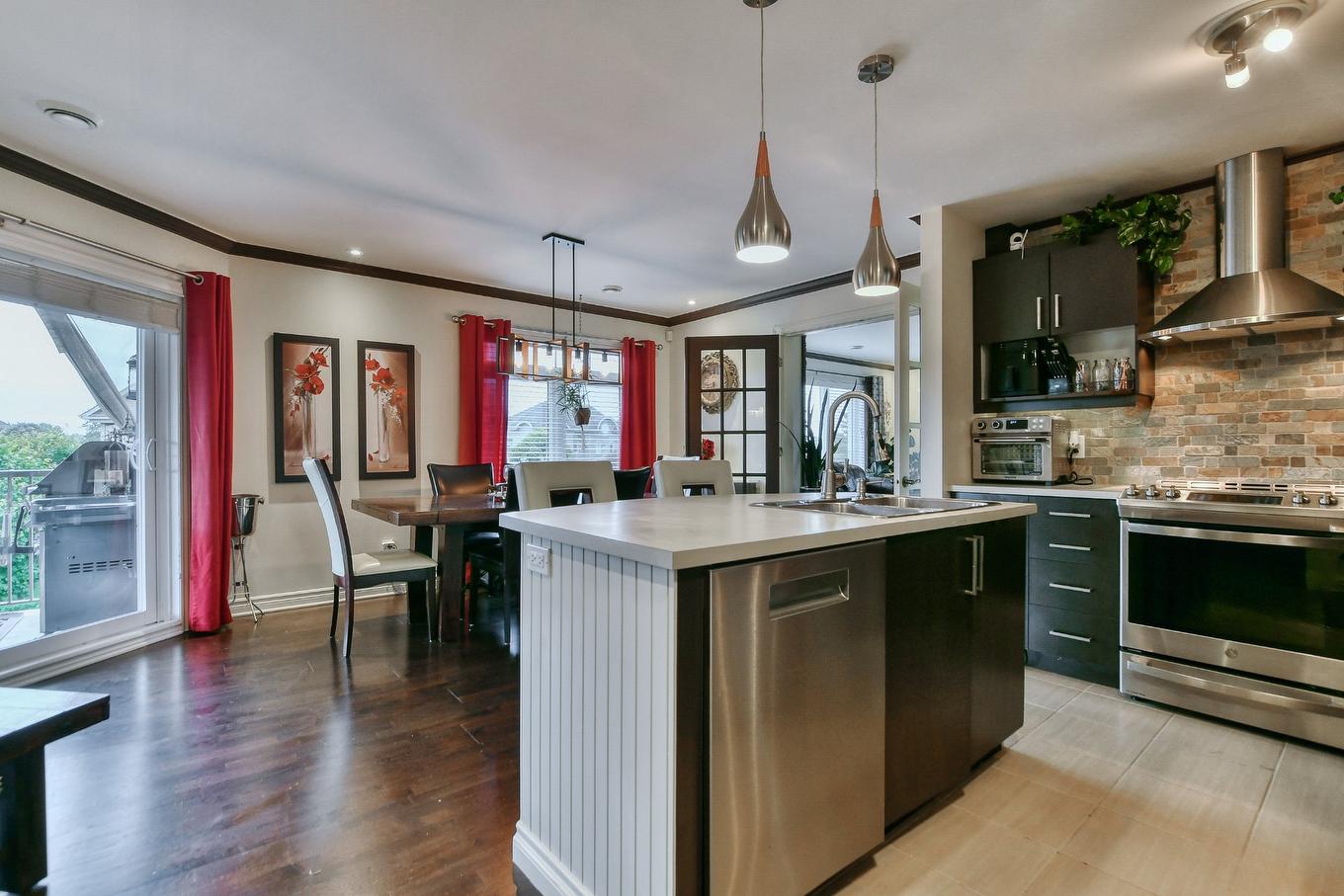 Cuisine - 106-47 37E Avenue E., Blainville, QC - Indoor Photo Showing Kitchen With Double Sink With Upgraded Kitchen