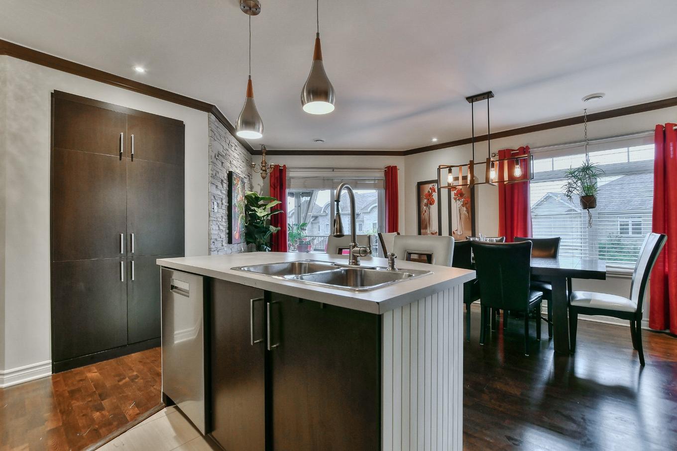 Cuisine - 106-47 37E Avenue E., Blainville, QC - Indoor Photo Showing Kitchen With Double Sink