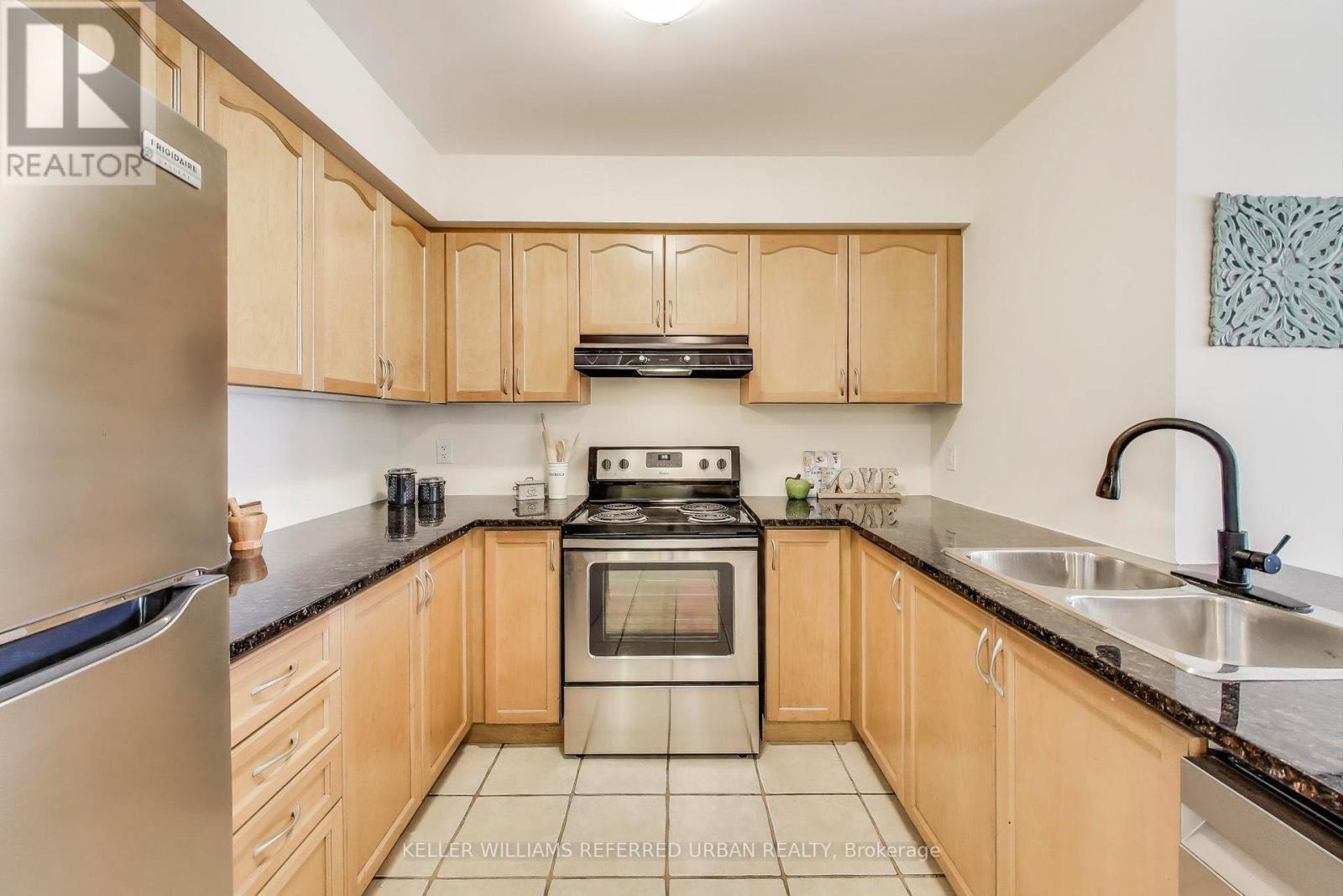 206 - 10 Mendelssohn Street, Toronto, ON - Indoor Photo Showing Kitchen With Stainless Steel Kitchen With Double Sink