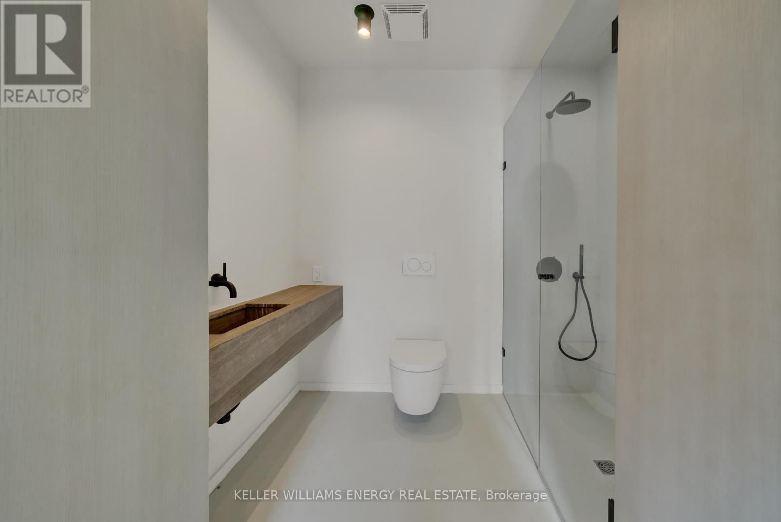 368 Picton Main Street N, Prince Edward County (Picton Ward), ON - Indoor Photo Showing Bathroom