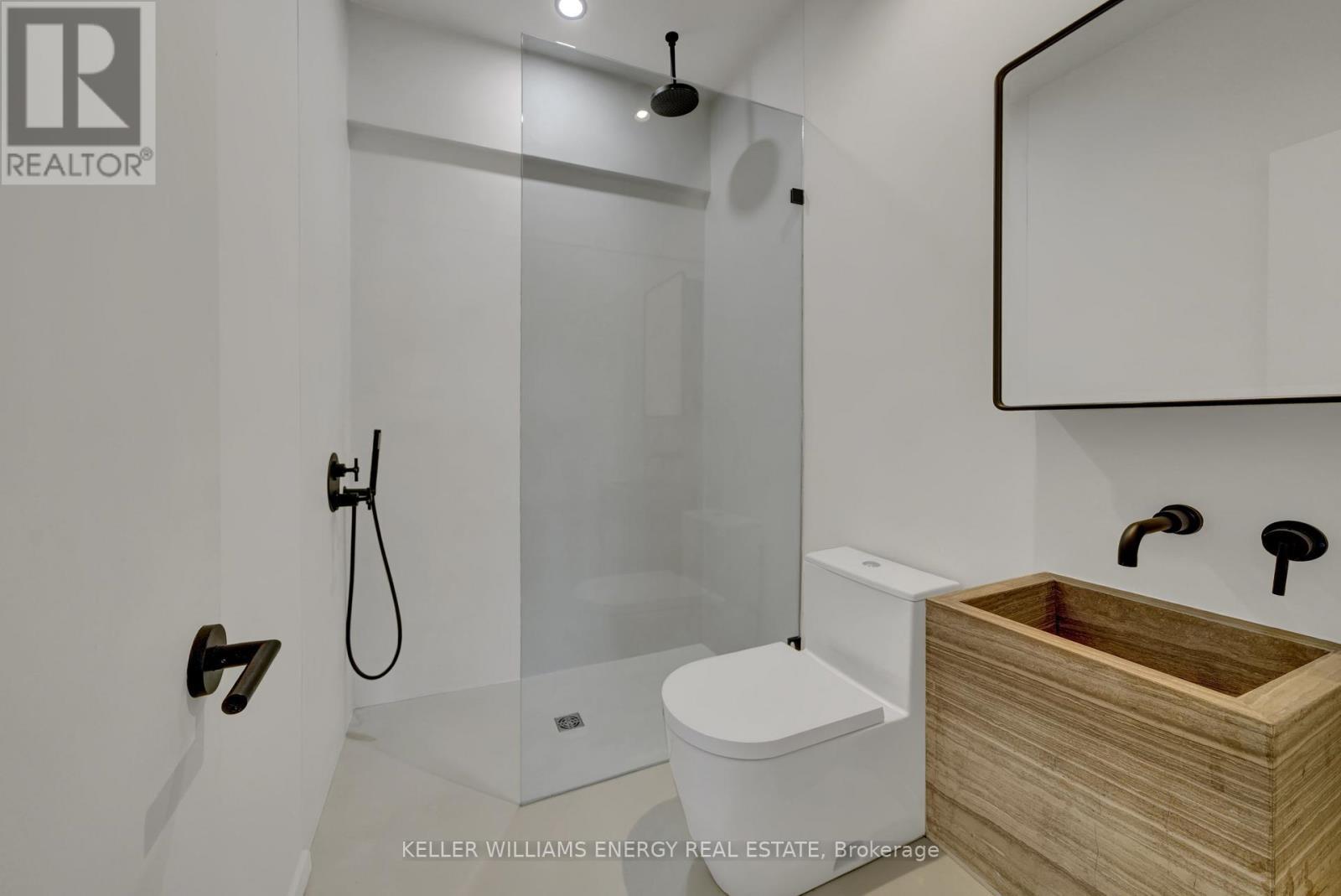 368 Picton Main Street N, Prince Edward County (Picton Ward), ON - Indoor Photo Showing Bathroom