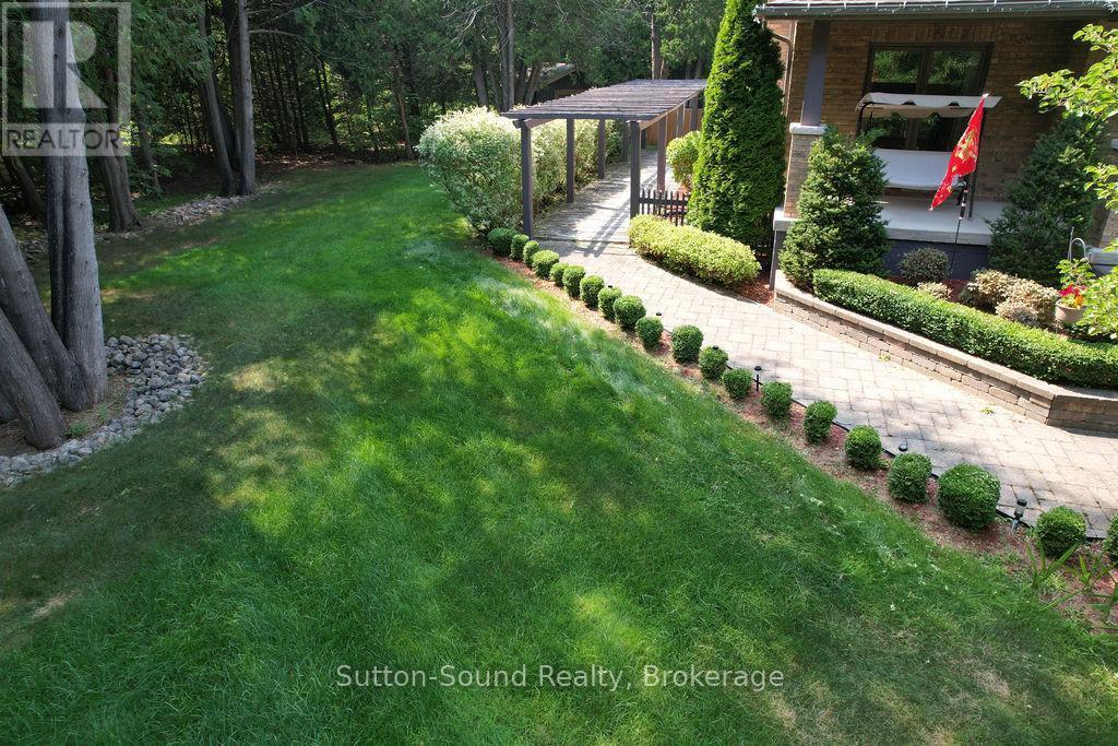 Walkway - 318760 Grey Road 1, Georgian Bluffs, ON - Outdoor