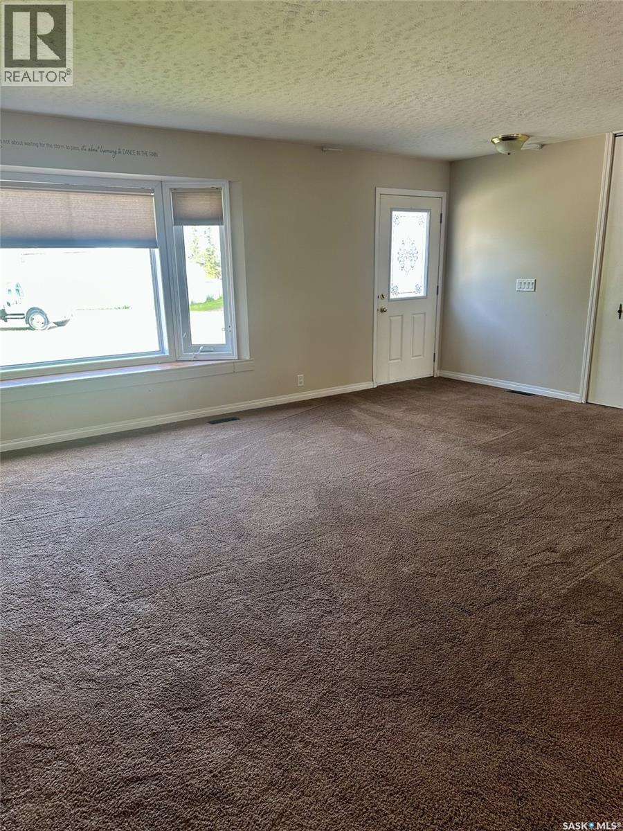 500 5Th Avenue, Leroy, SK - Indoor Photo Showing Other Room