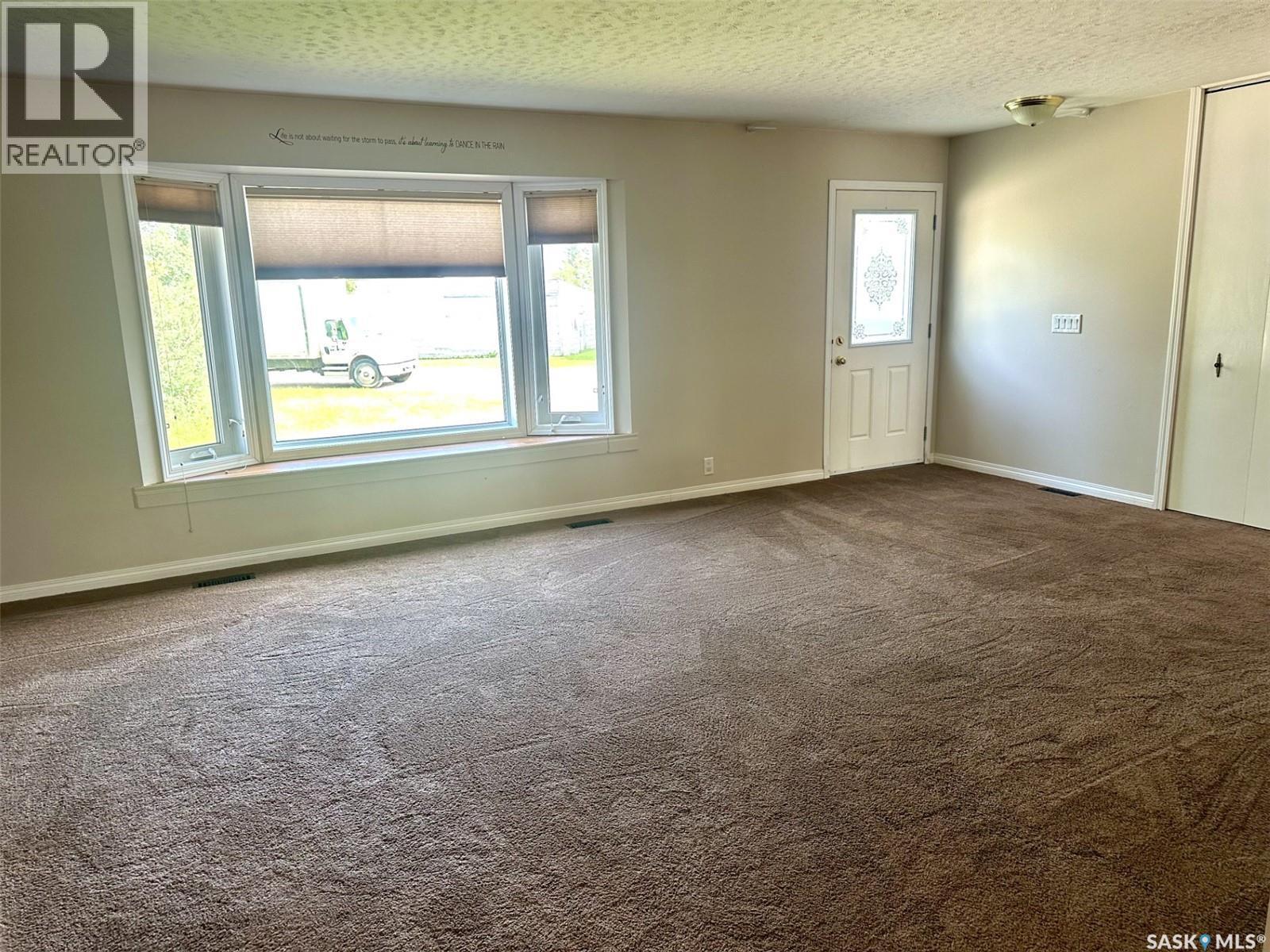500 5Th Avenue, Leroy, SK - Indoor Photo Showing Other Room