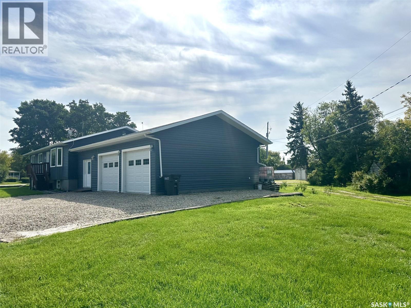 500 5Th Avenue, Leroy, SK - Outdoor