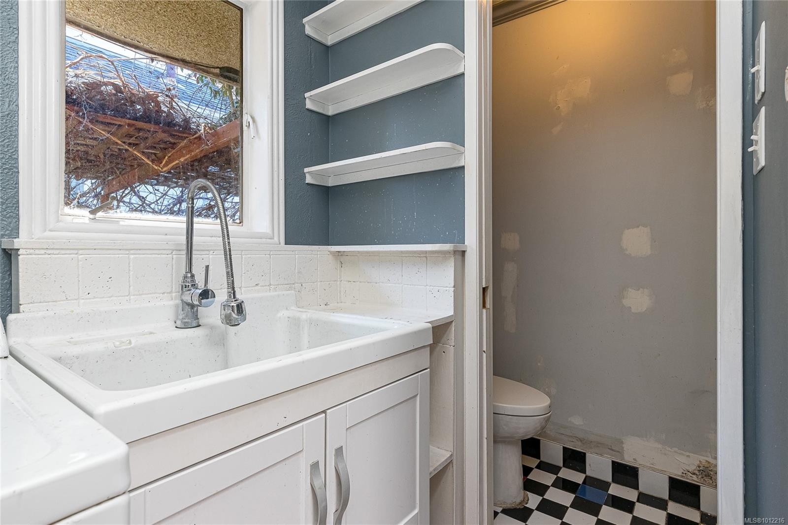 2078 Quimper St, Oak Bay, BC