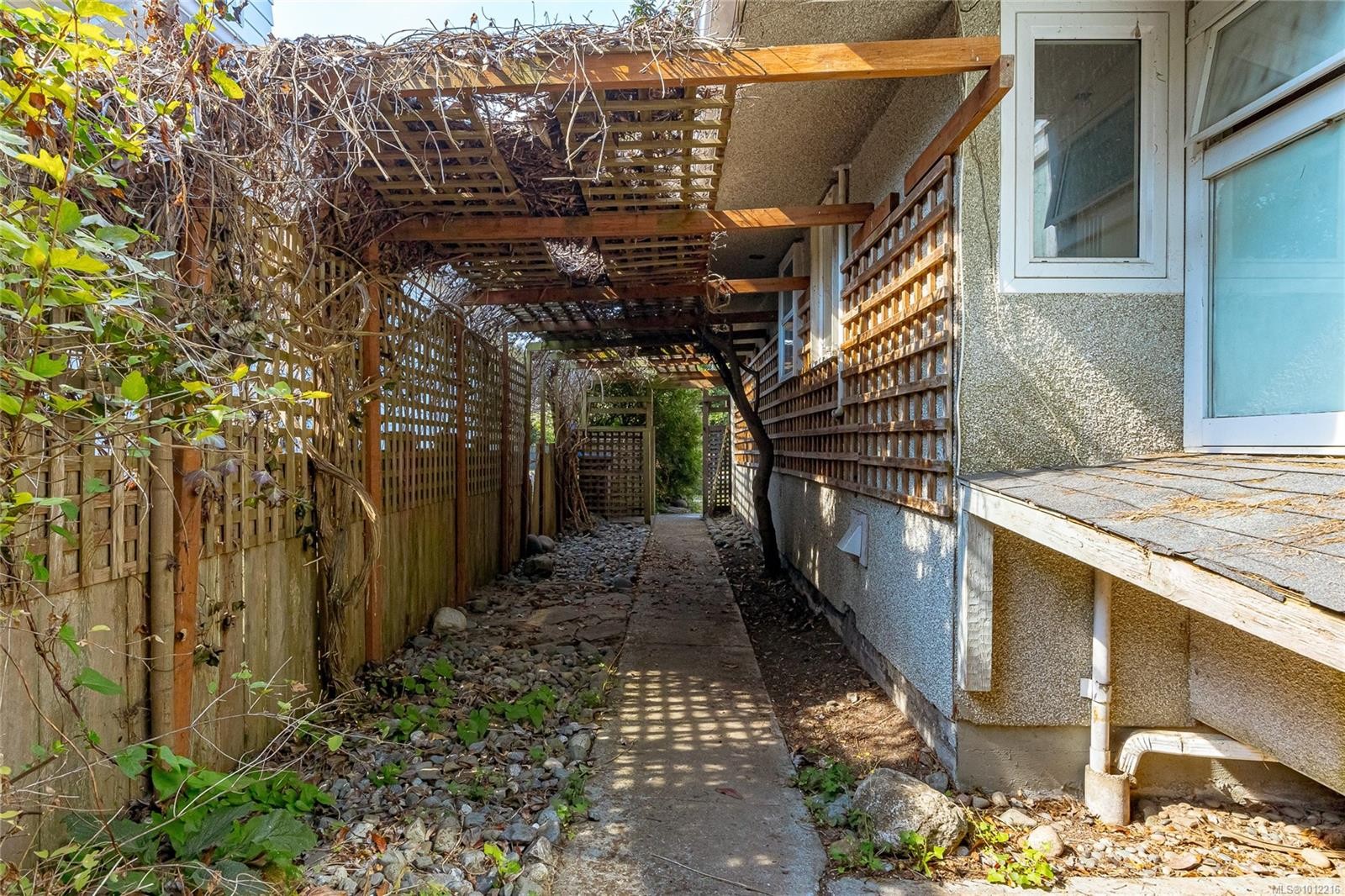 2078 Quimper St, Oak Bay, BC