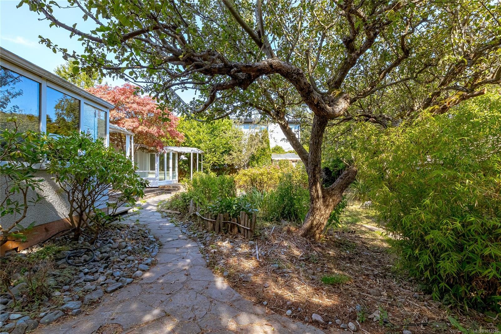 2078 Quimper St, Oak Bay, BC