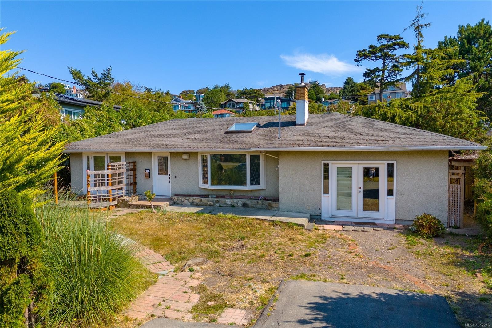 2078 Quimper St, Oak Bay, BC