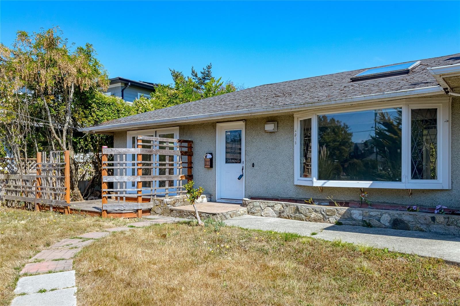 2078 Quimper St, Oak Bay, BC