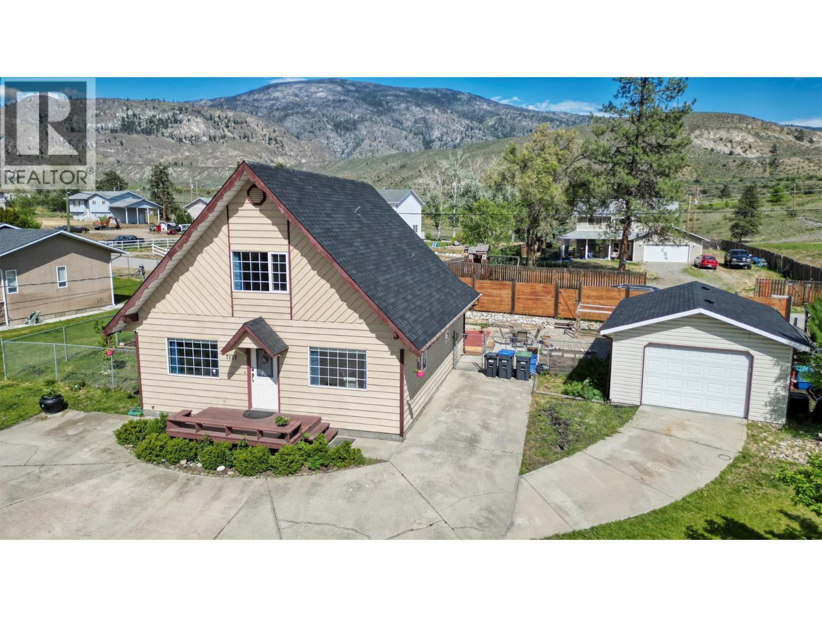 7137 Tucelnuit Drive, Oliver, BC - Outdoor