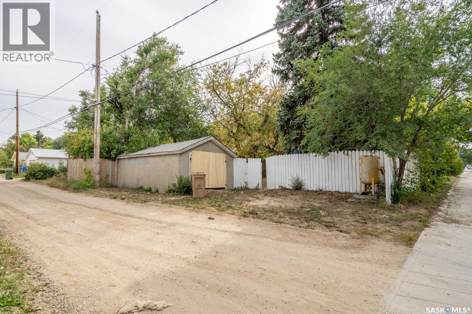 801 Argyle Street, Regina, SK - Outdoor