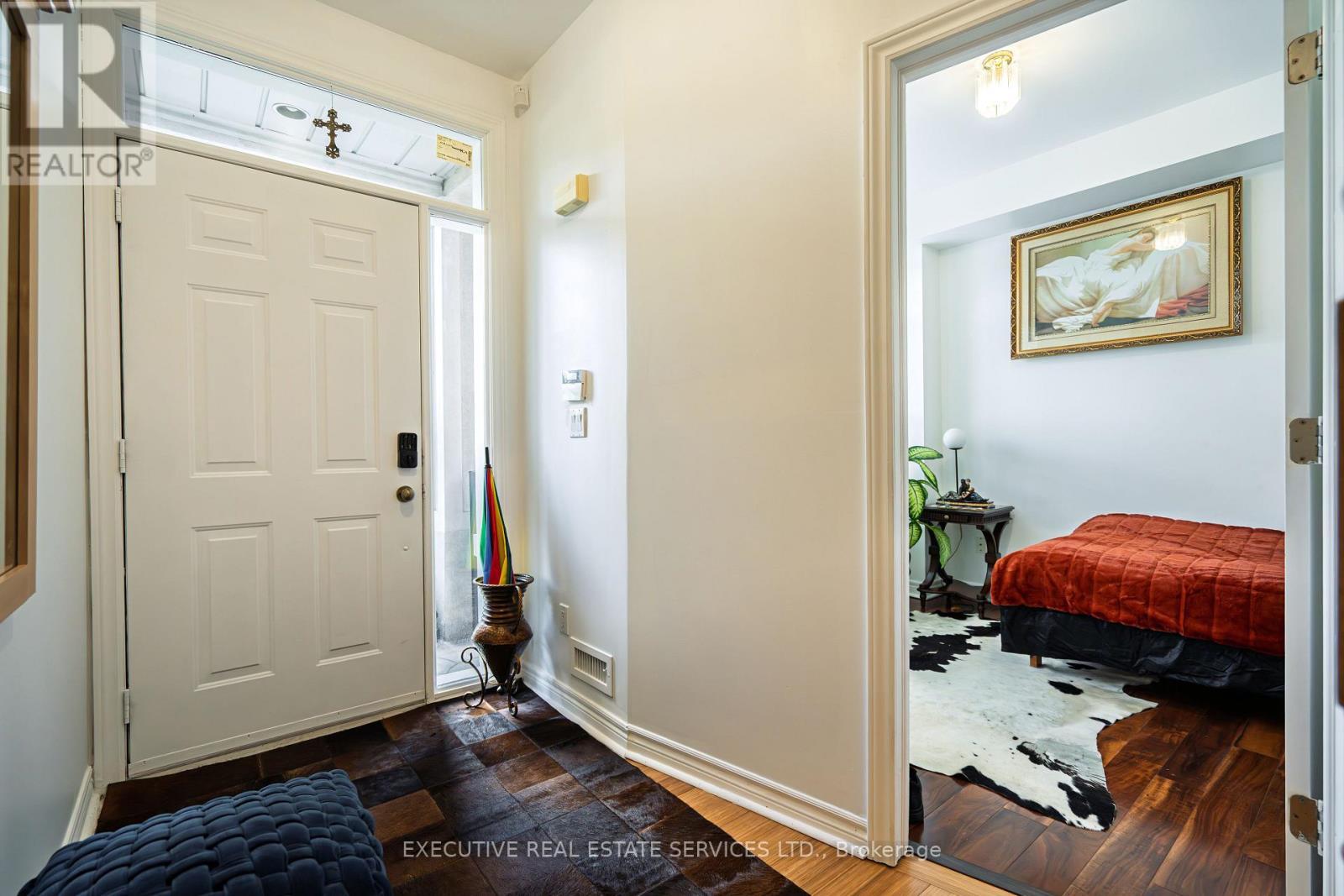 24 Michael Power Place, Toronto, ON - Indoor