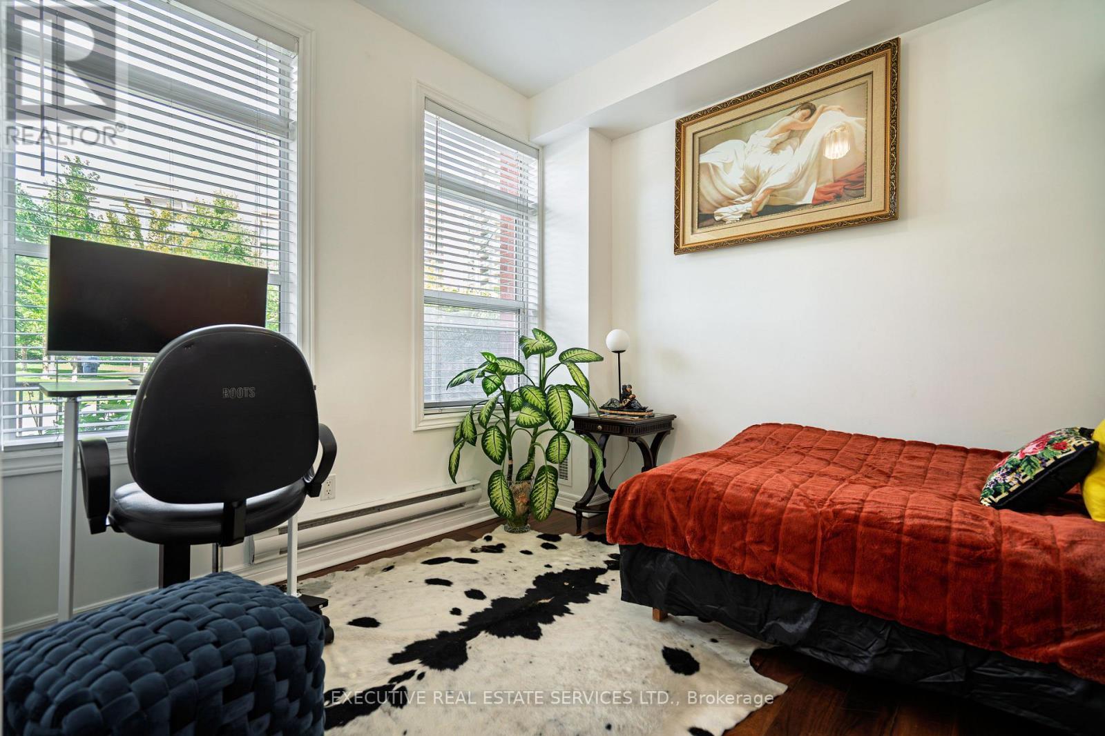 24 Michael Power Place, Toronto, ON - Indoor Photo Showing Bedroom