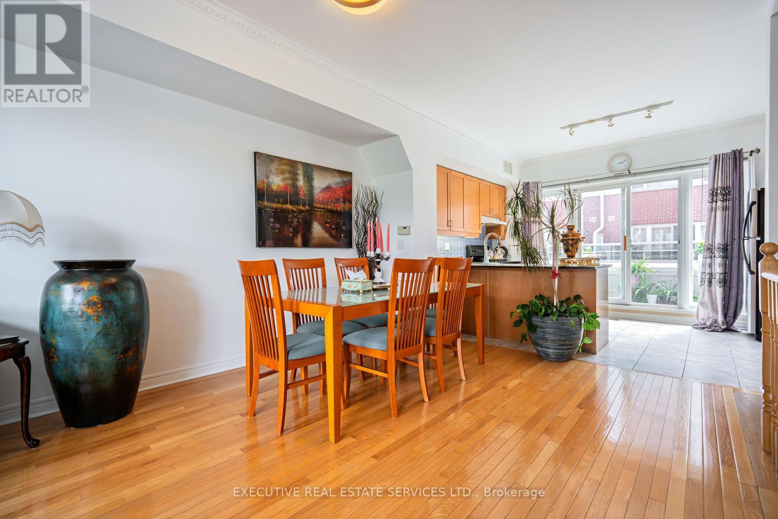 24 Michael Power Place, Toronto, ON - Indoor Photo Showing Dining Room
