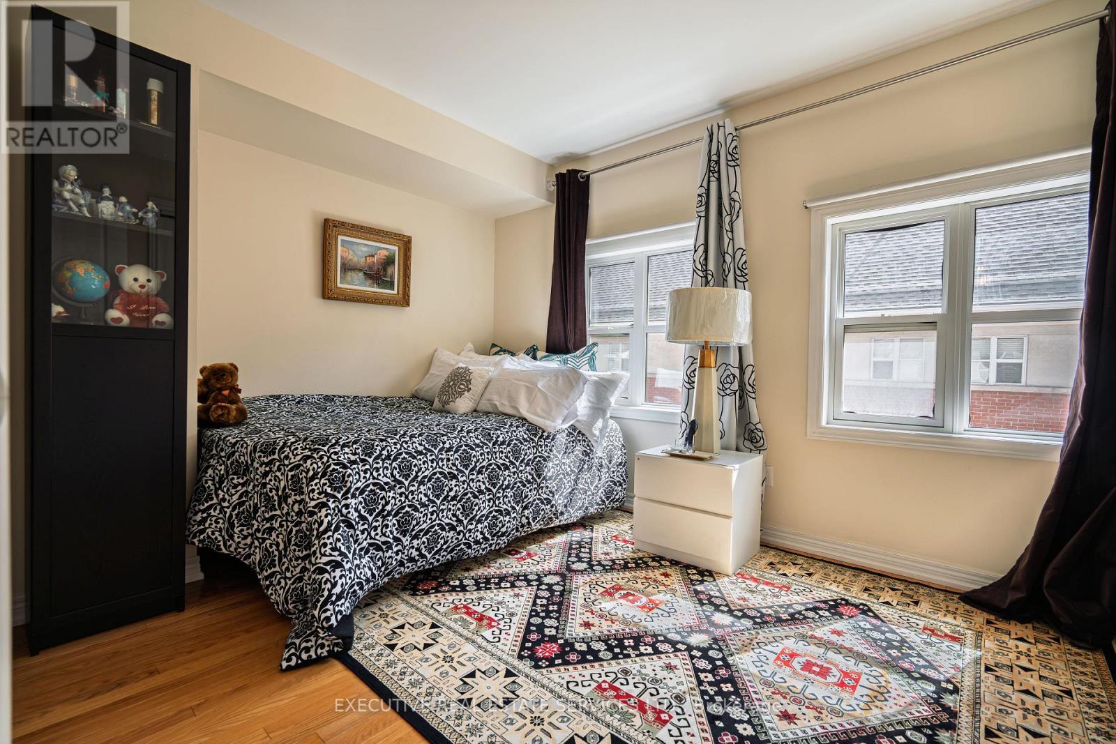 24 Michael Power Place, Toronto, ON - Indoor Photo Showing Bedroom