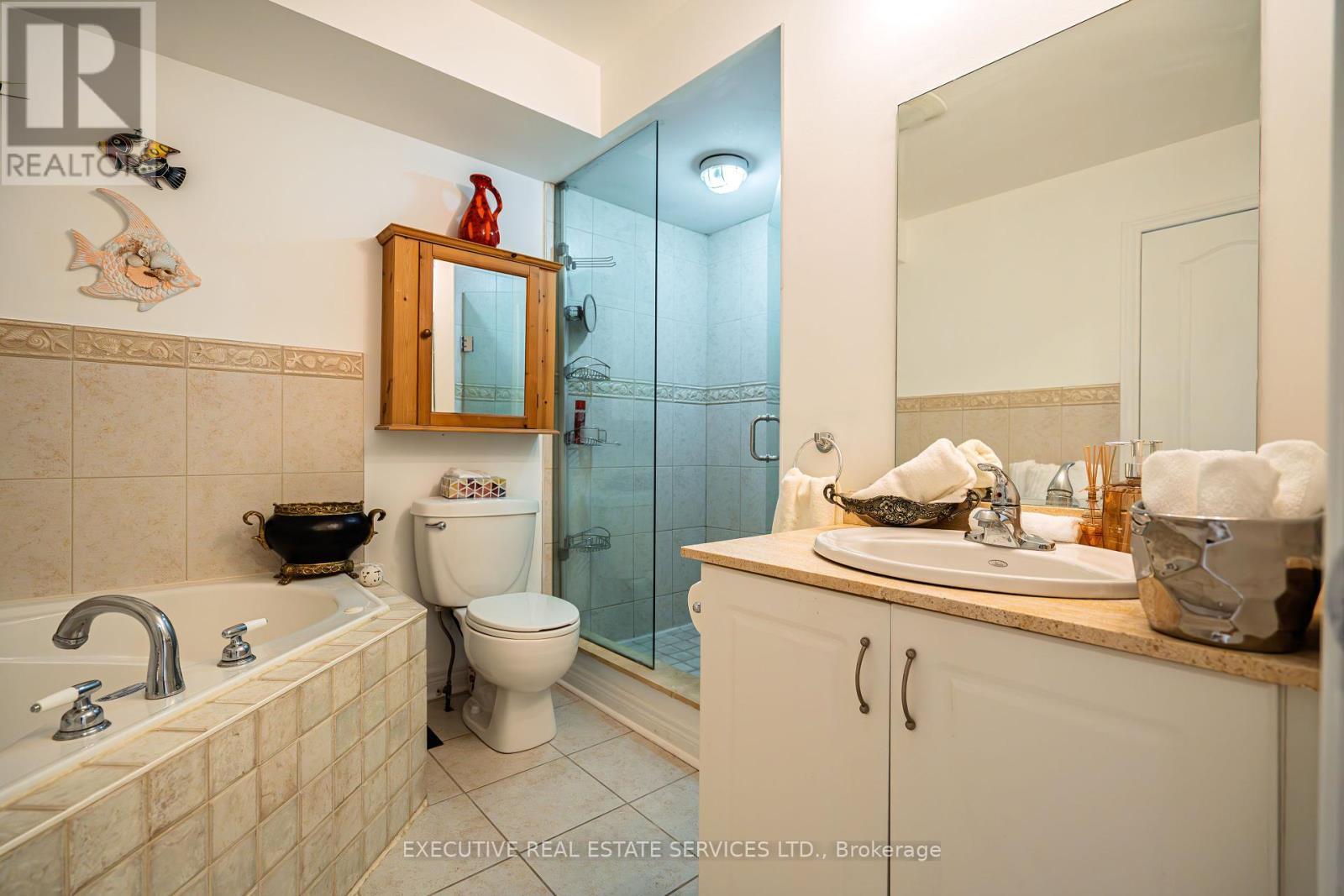 24 Michael Power Place, Toronto, ON - Indoor Photo Showing Bathroom