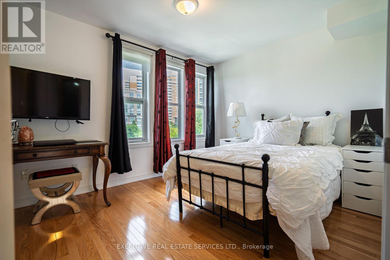 24 Michael Power Place, Toronto, ON - Indoor Photo Showing Bedroom