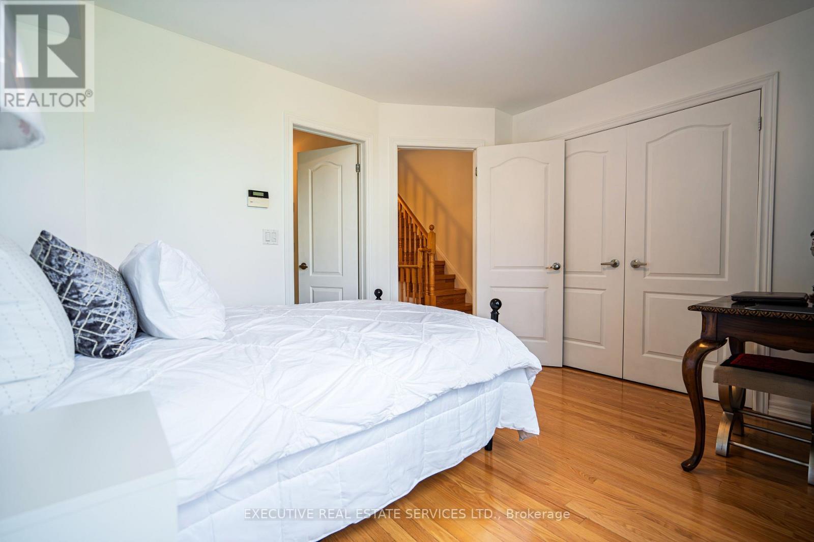24 Michael Power Place, Toronto, ON - Indoor Photo Showing Bedroom