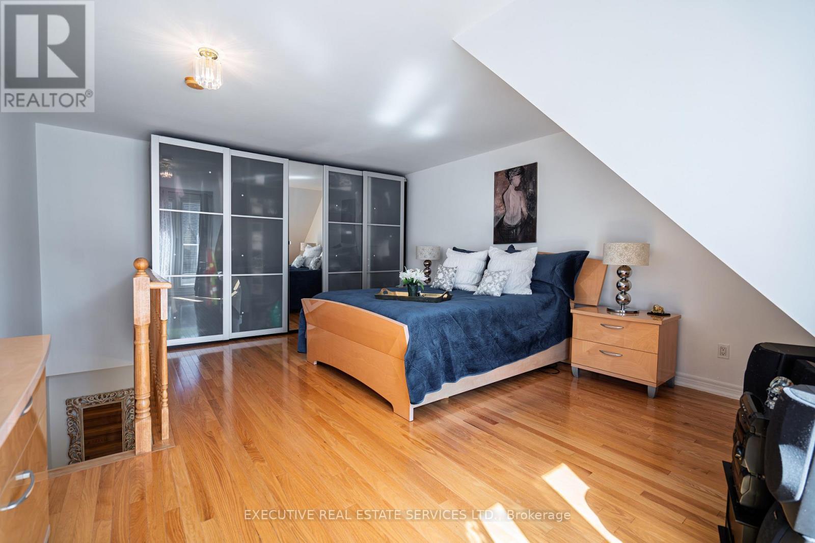 24 Michael Power Place, Toronto, ON - Indoor Photo Showing Bedroom