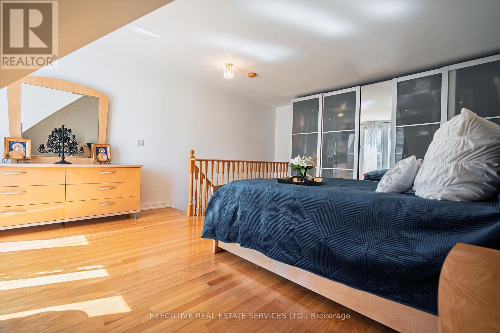 24 Michael Power Place, Toronto, ON - Indoor Photo Showing Bedroom