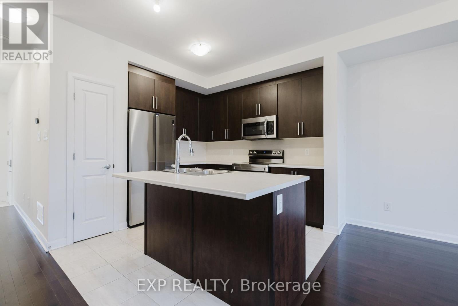 92 Natare Place, Ottawa, ON - Indoor Photo Showing Kitchen