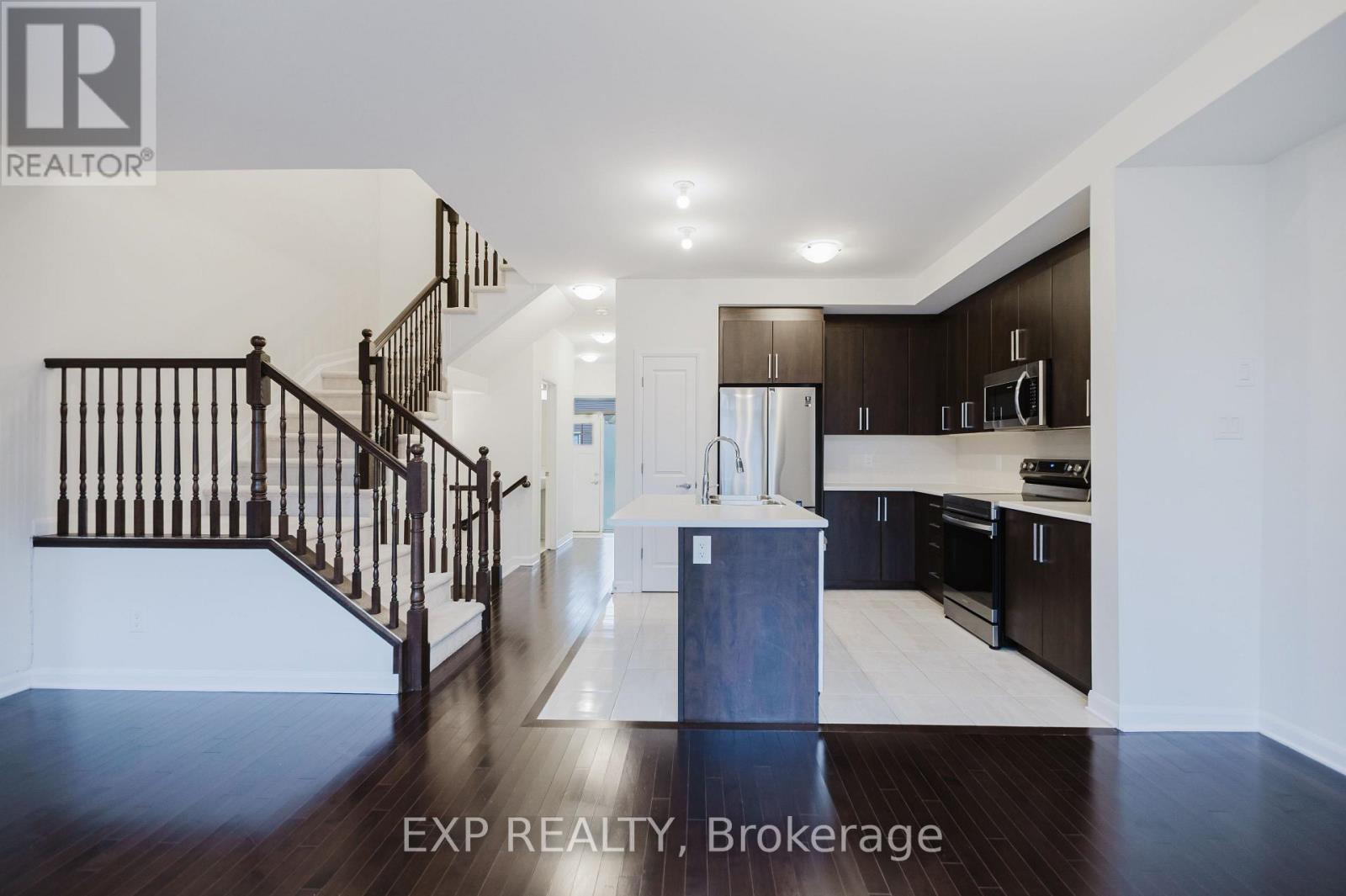 92 Natare Place, Ottawa, ON - Indoor Photo Showing Kitchen