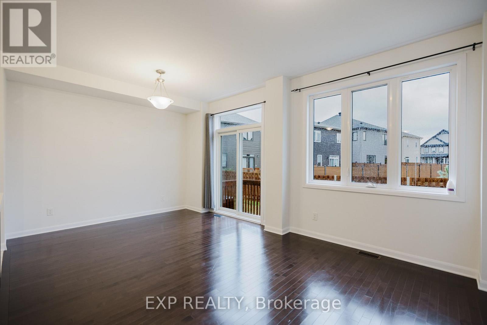 92 Natare Place, Ottawa, ON - Indoor Photo Showing Other Room