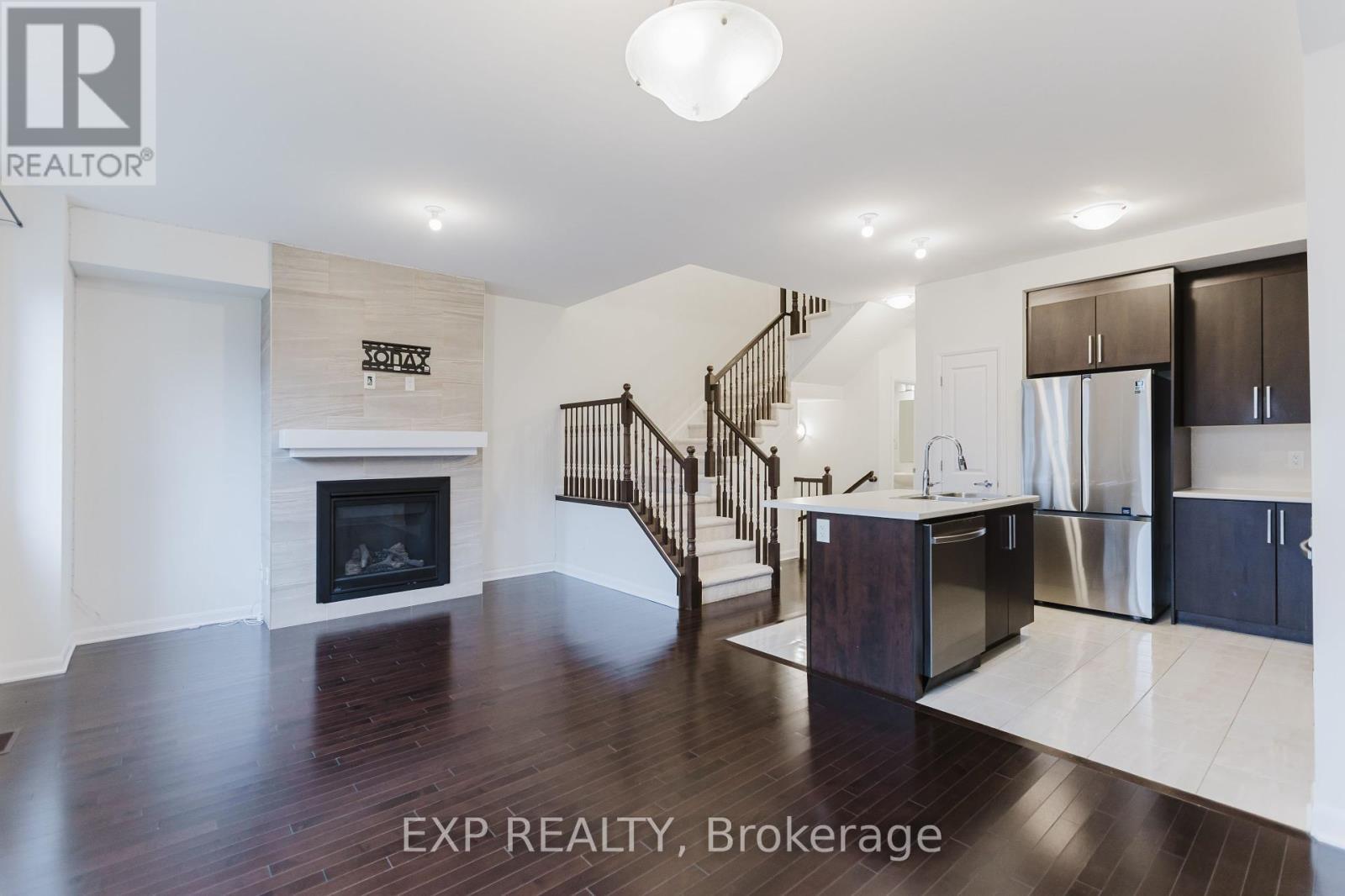 92 Natare Place, Ottawa, ON - Indoor With Fireplace