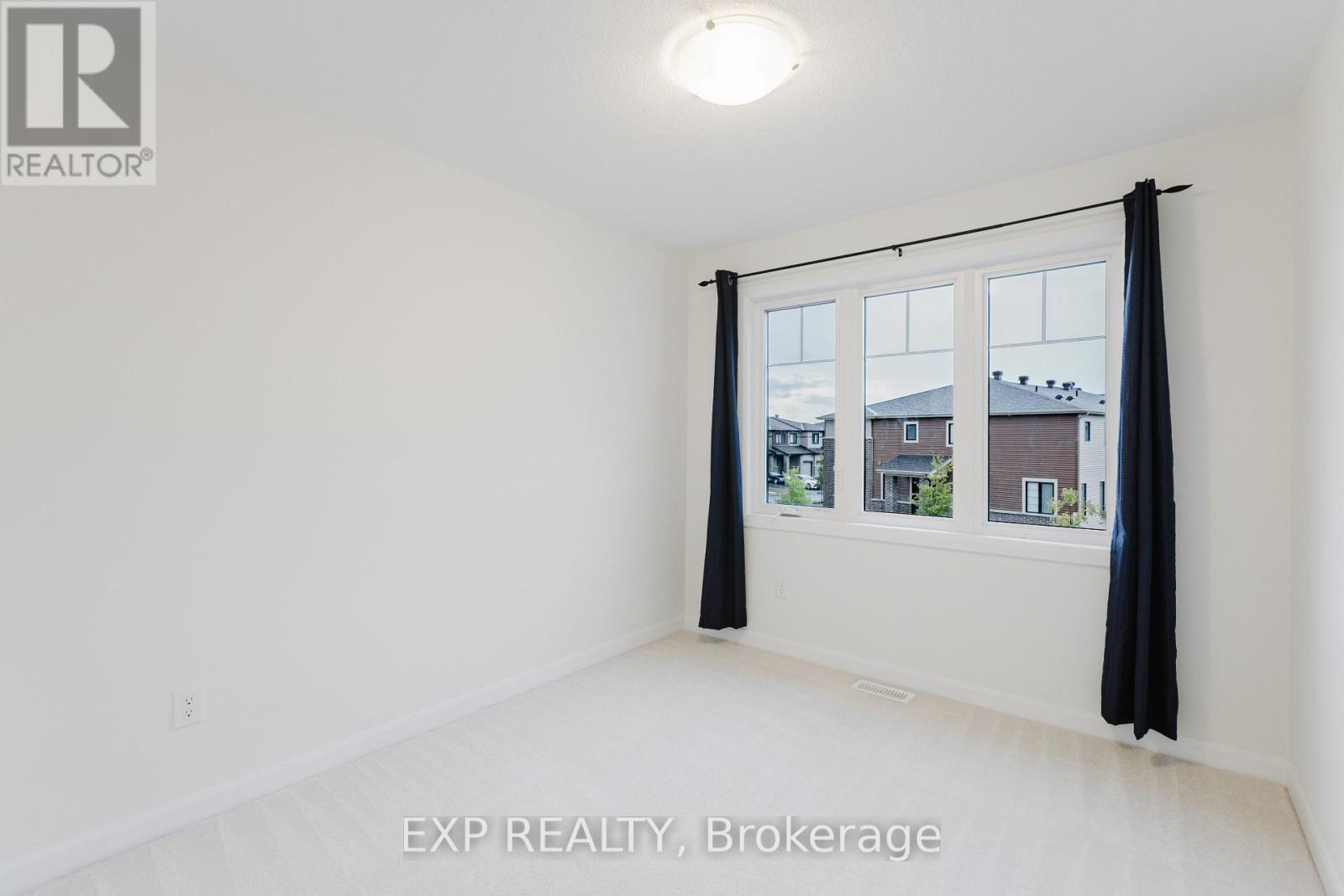 92 Natare Place, Ottawa, ON - Indoor Photo Showing Other Room