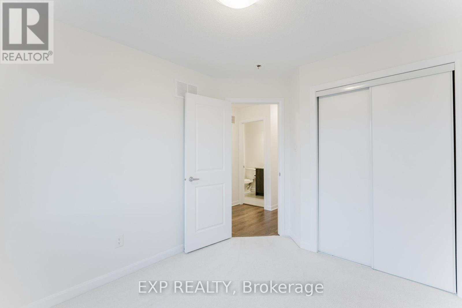 92 Natare Place, Ottawa, ON - Indoor Photo Showing Other Room