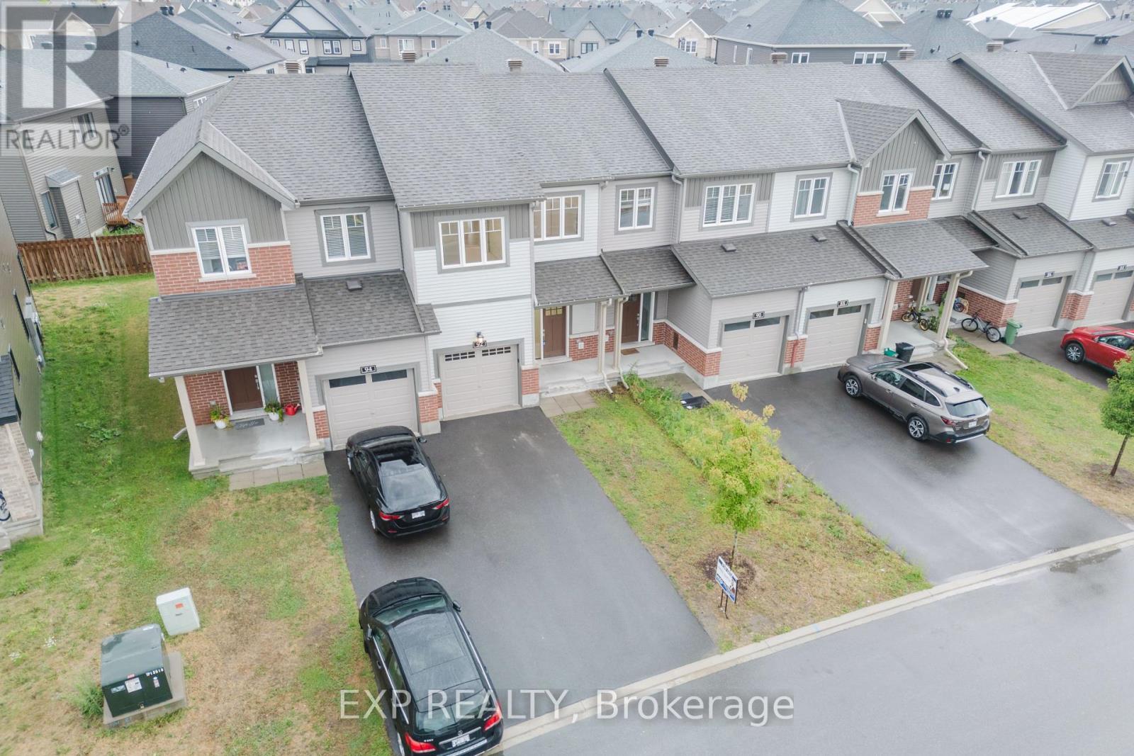 92 Natare Place, Ottawa, ON - With Facade