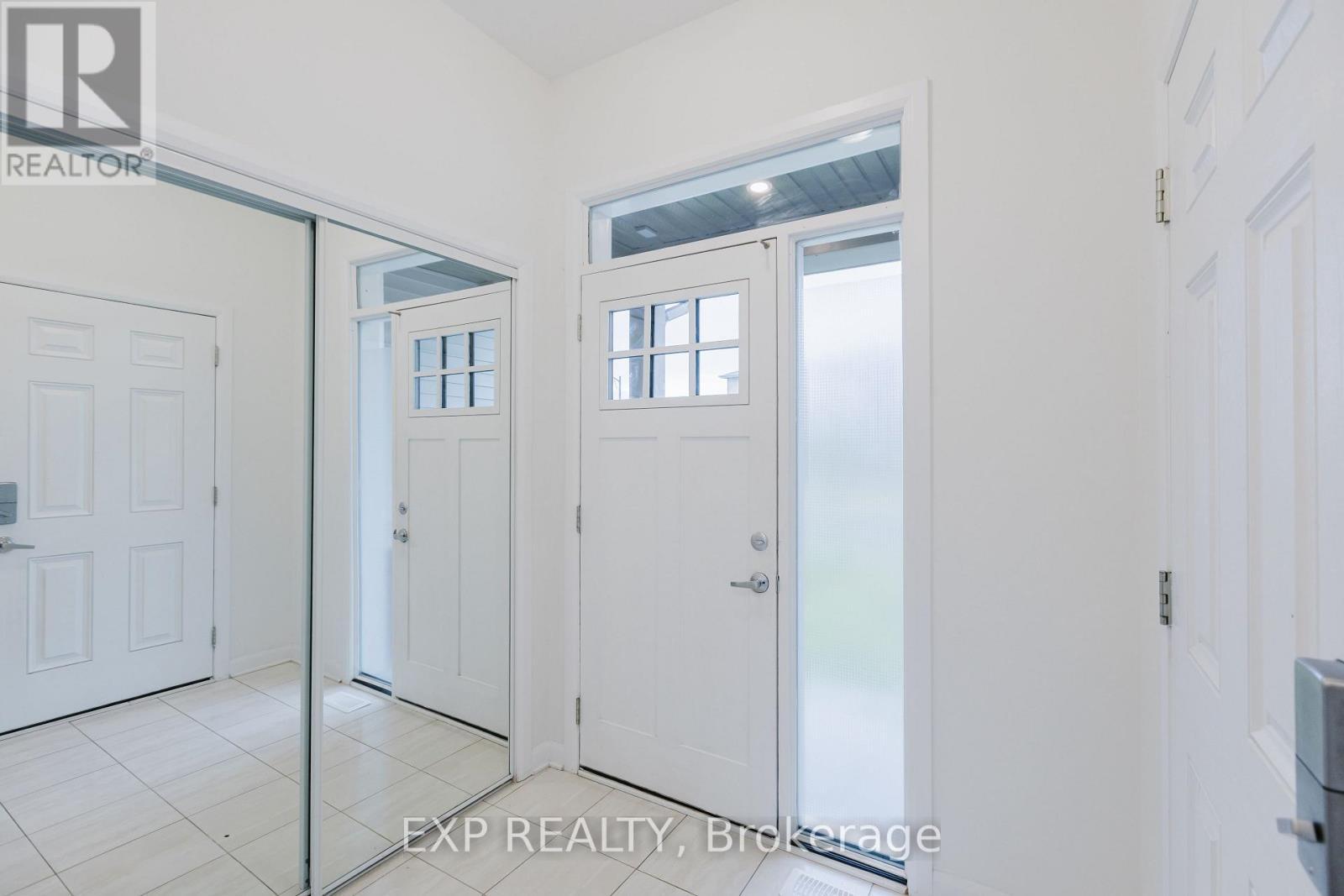 92 Natare Place, Ottawa, ON - Indoor Photo Showing Other Room