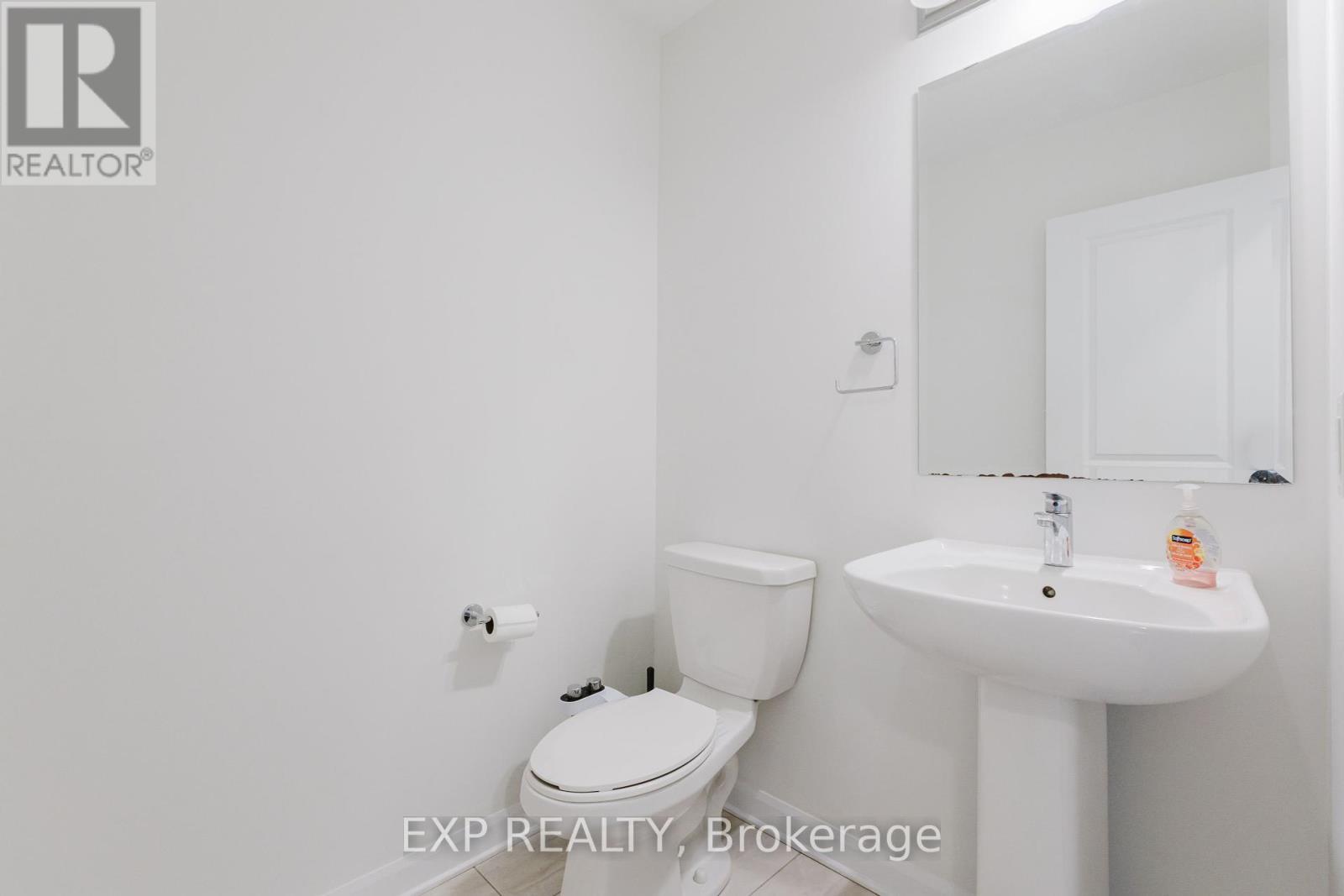 92 Natare Place, Ottawa, ON - Indoor Photo Showing Bathroom