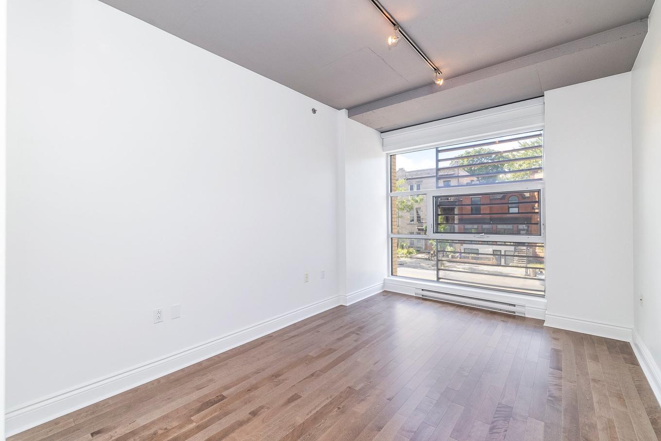 Chambre à coucher principale - 201-5255 Av. Du Parc, Montréal (Le Plateau-Mont-Royal), QC - Indoor Photo Showing Other Room