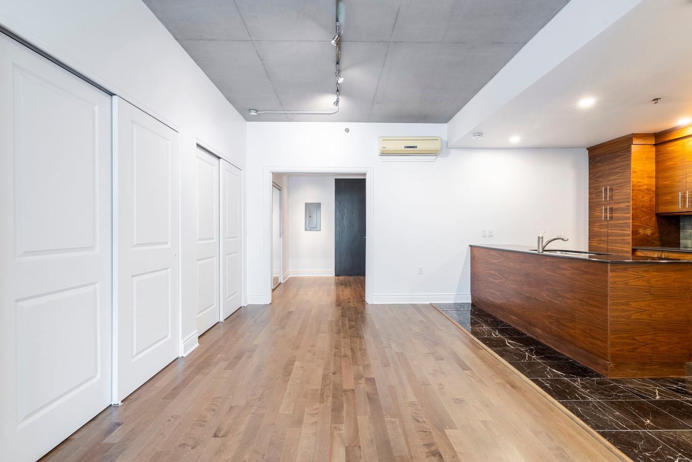 Salle à manger - 201-5255 Av. Du Parc, Montréal (Le Plateau-Mont-Royal), QC - Indoor Photo Showing Other Room