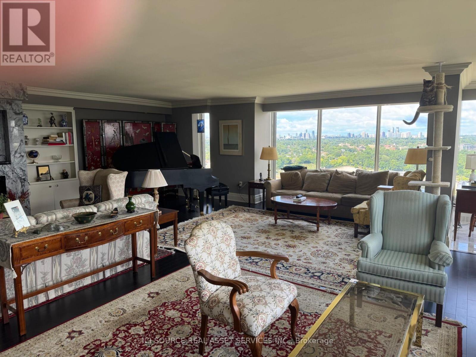 2703 - 2045 Lake Shore Boulevard W, Toronto, ON - Indoor Photo Showing Living Room