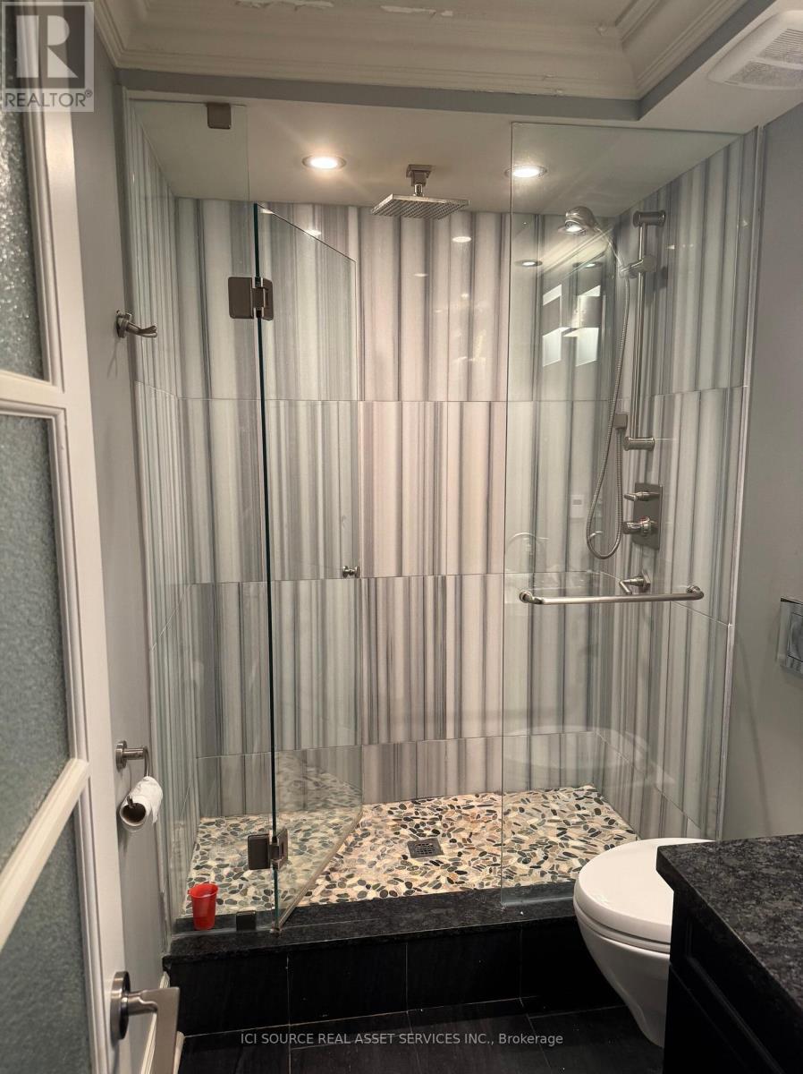 2703 - 2045 Lake Shore Boulevard W, Toronto, ON - Indoor Photo Showing Bathroom