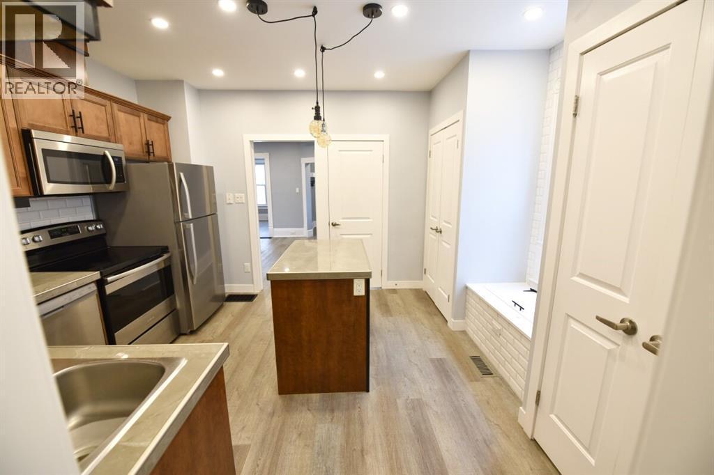 243 Brock Street South, Sarnia, ON - Indoor Photo Showing Kitchen