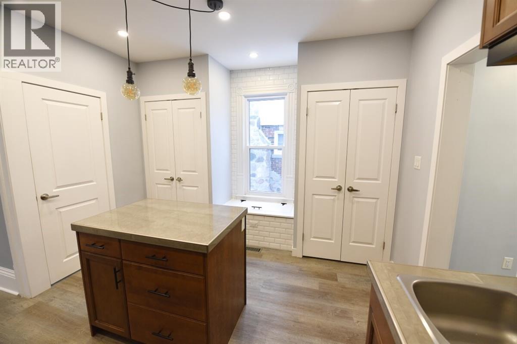 243 Brock Street South, Sarnia, ON - Indoor