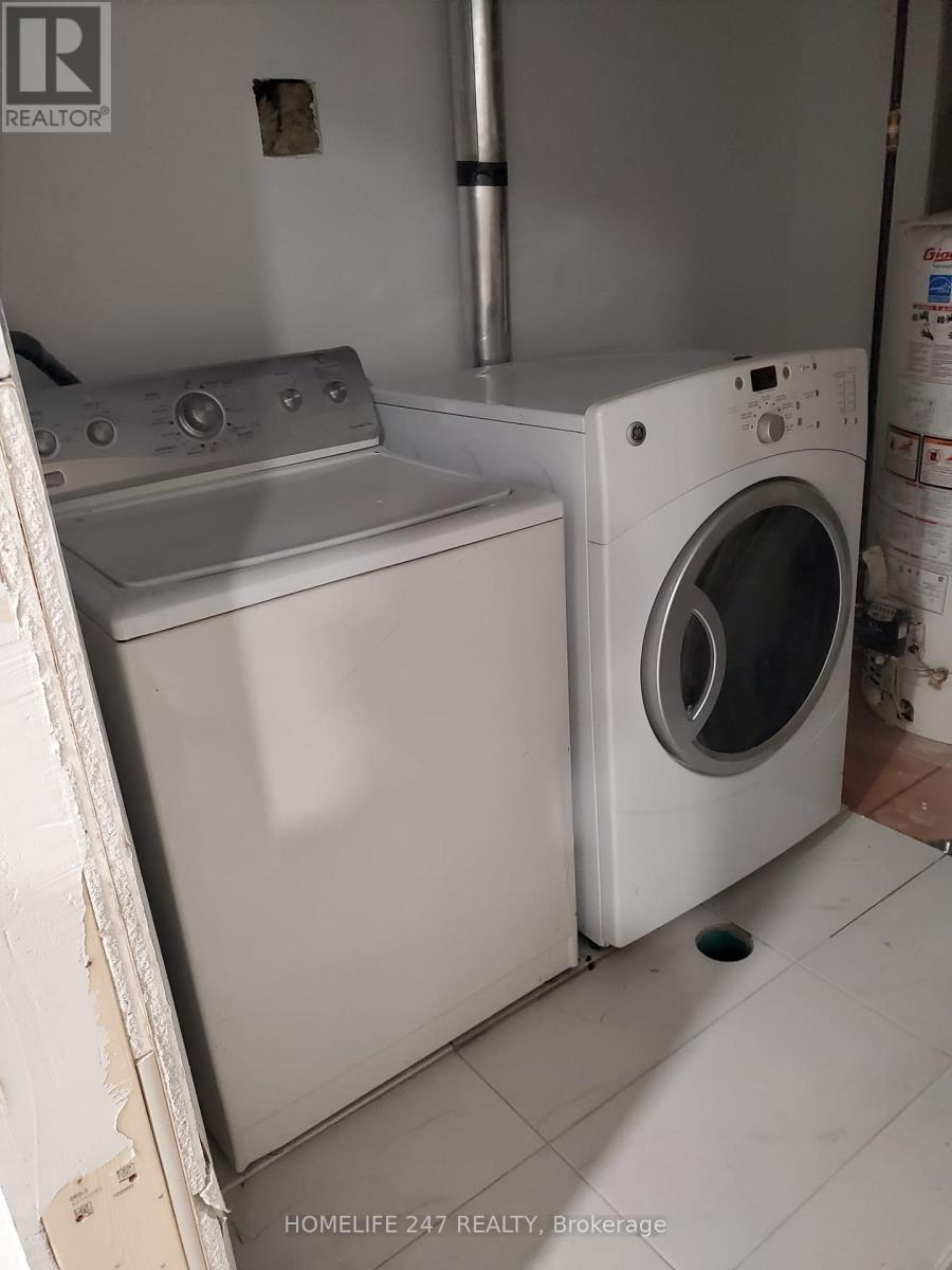 6 Stonecrop Lane, Toronto, ON - Indoor Photo Showing Laundry Room