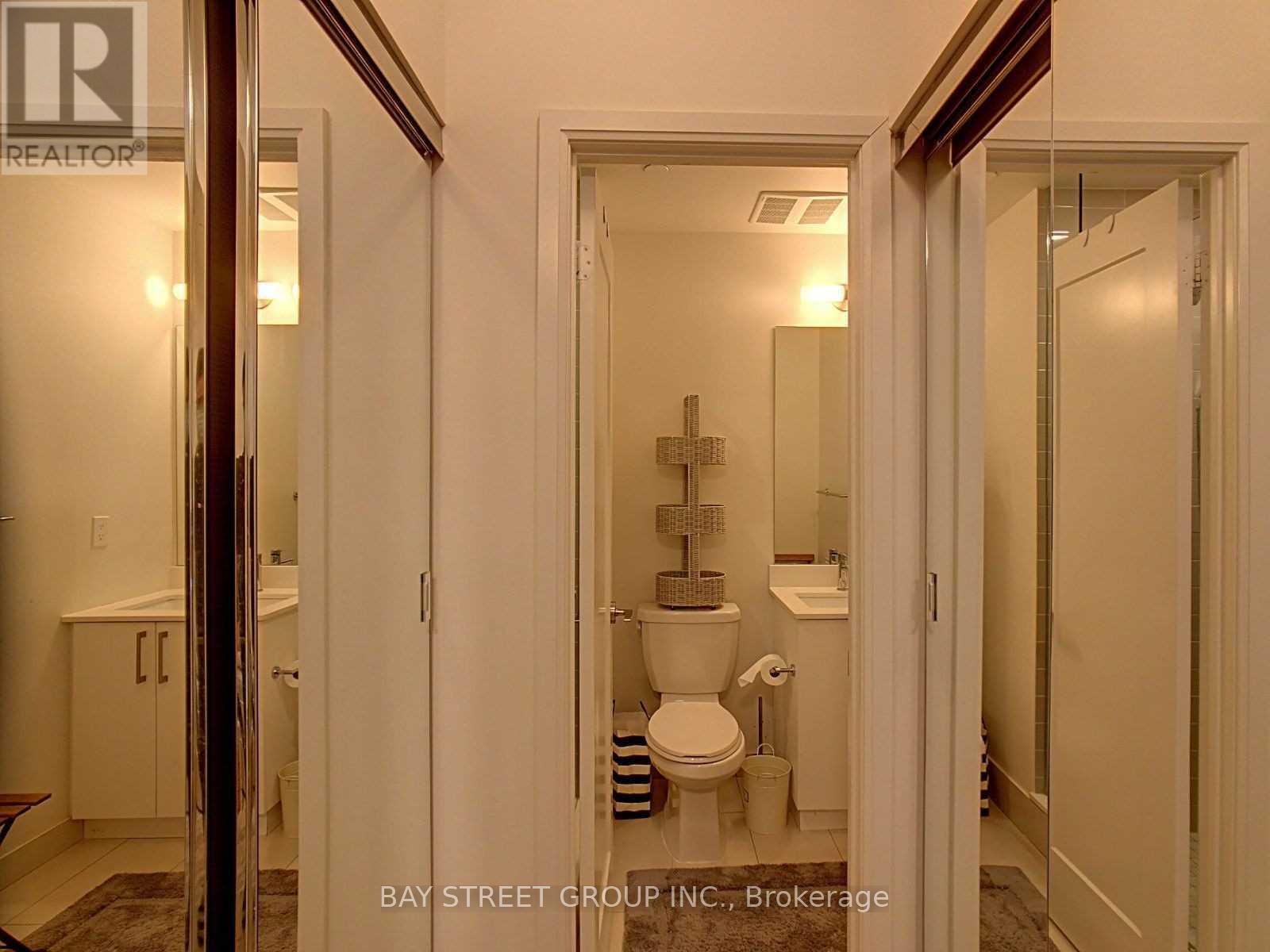 902 - 576 Front Street W, Toronto, ON - Indoor Photo Showing Bathroom