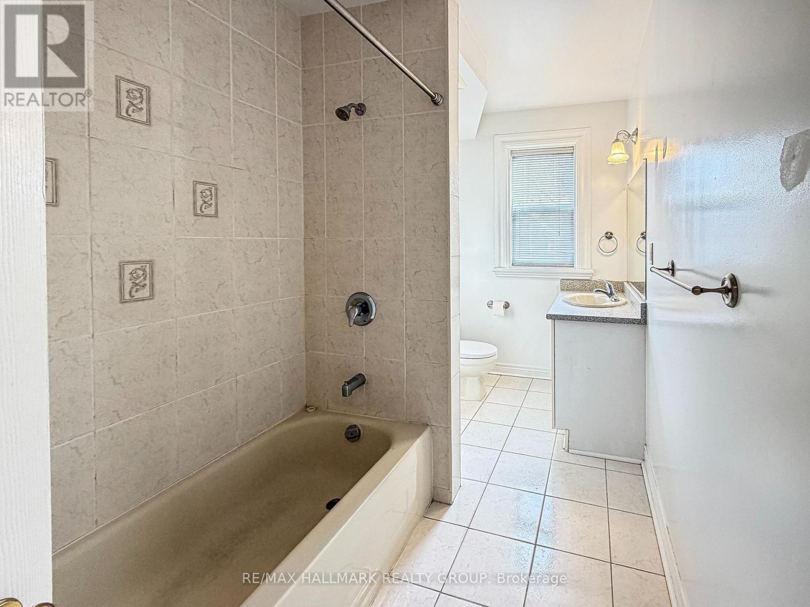 622 Gladstone Avenue, Ottawa, ON - Indoor Photo Showing Bathroom