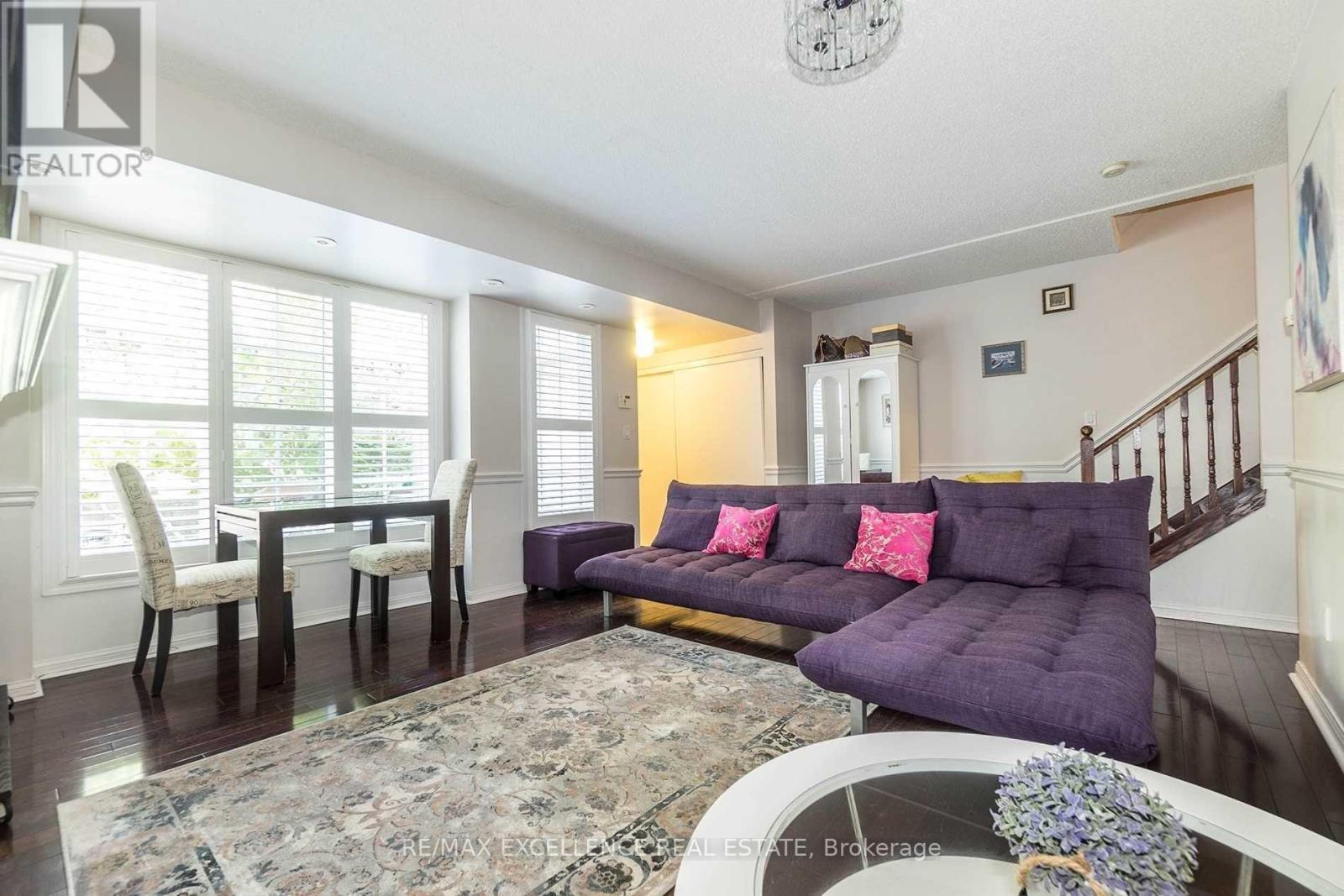 1205 - 5 Everson Drive, Toronto, ON - Indoor Photo Showing Living Room