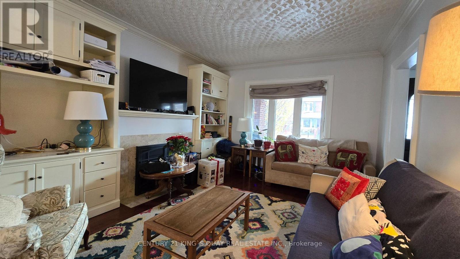 92 Bowood Avenue, Toronto, ON - Indoor Photo Showing Living Room