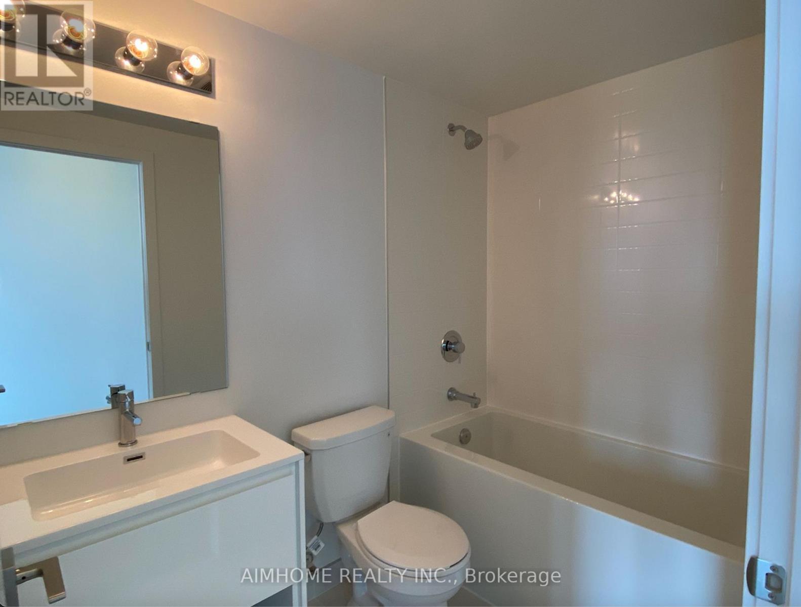 704 - 159 Wellesley Street E, Toronto, ON - Indoor Photo Showing Bathroom