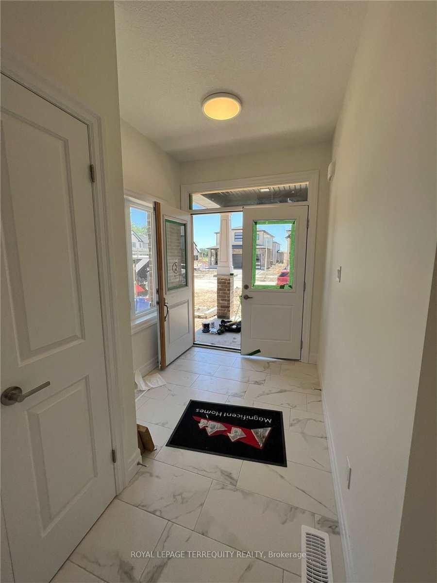 Bsmt-2944 Biddulph Street, London South, ON - Indoor Photo Showing Other Room