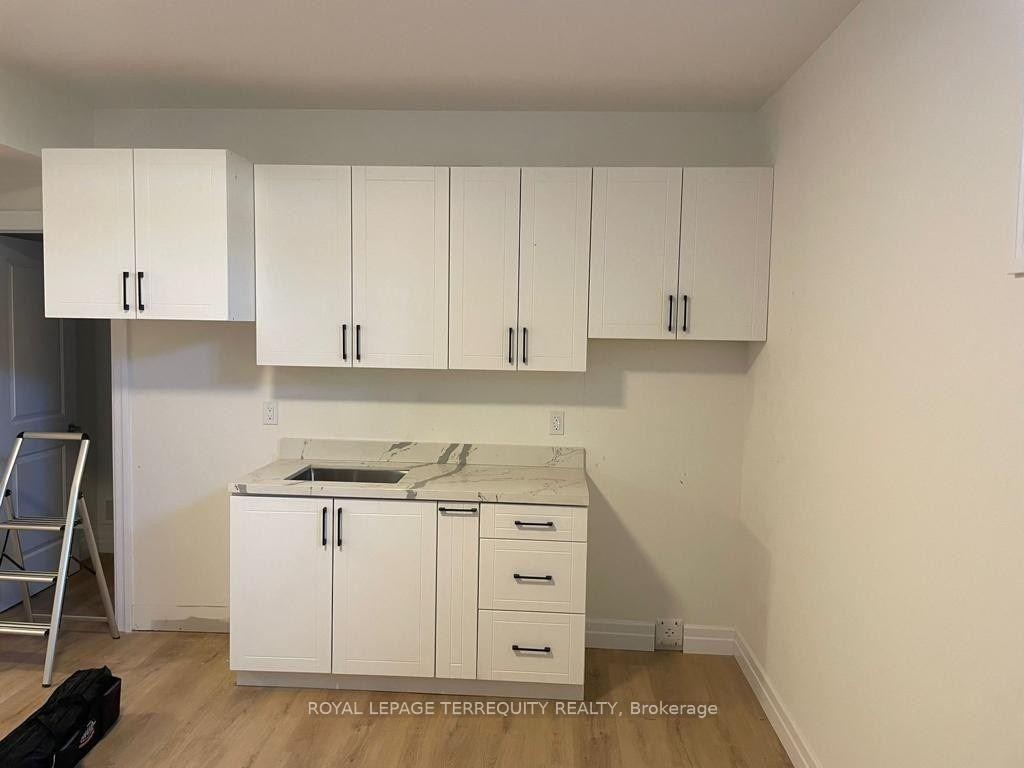 Bsmt-2944 Biddulph Street, London South, ON - Indoor Photo Showing Kitchen