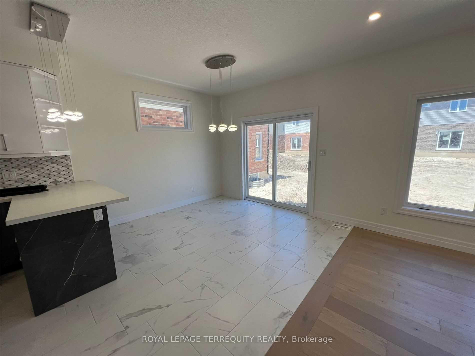 Main-2944 Biddulph Street, London South, ON - Indoor Photo Showing Other Room