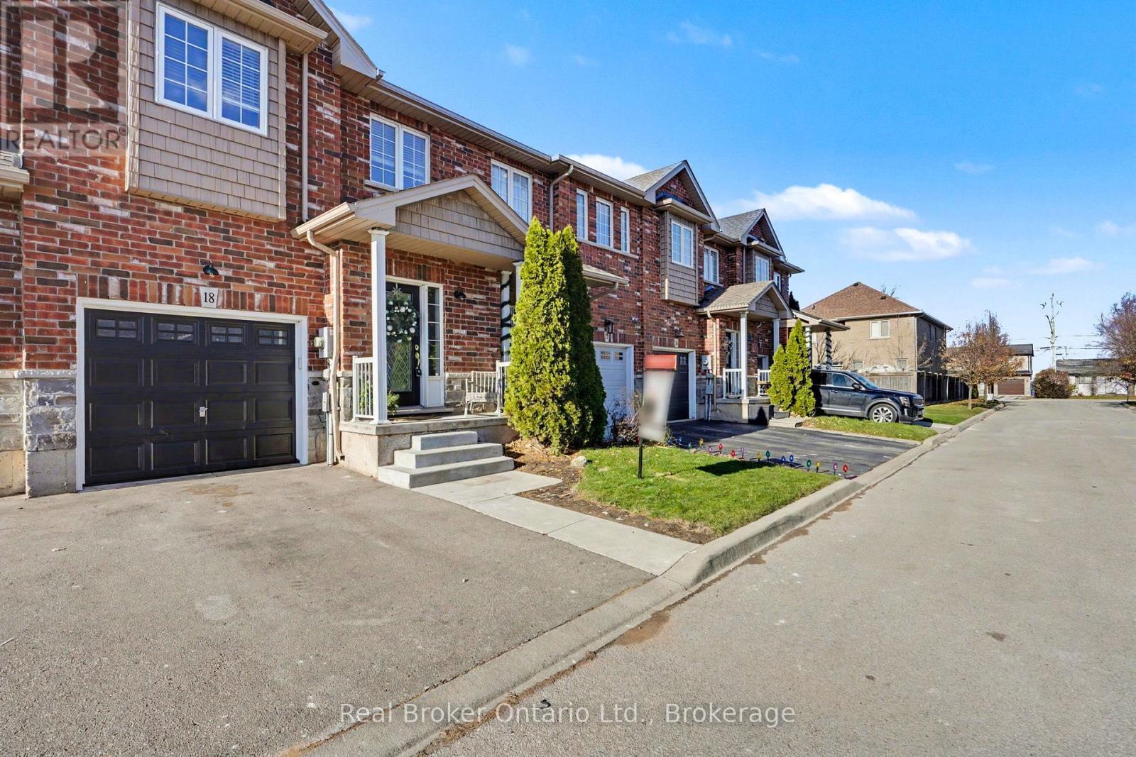 18 - 45 Seabreeze Crescent, Hamilton (Lakeshore), ON - Outdoor With Facade